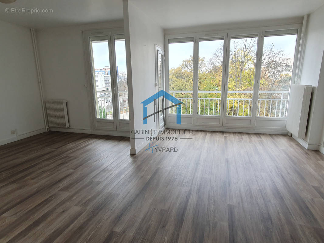 Appartement à SAINT-ETIENNE