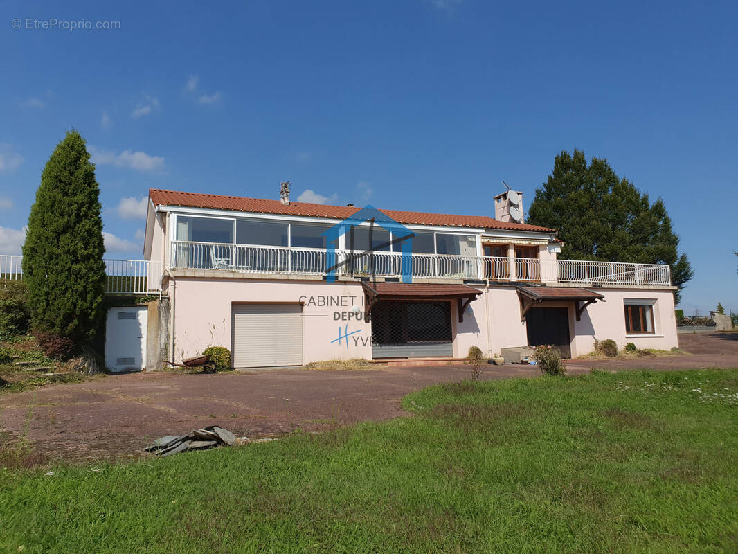 Maison à SAINT-MARTIN-LA-PLAINE