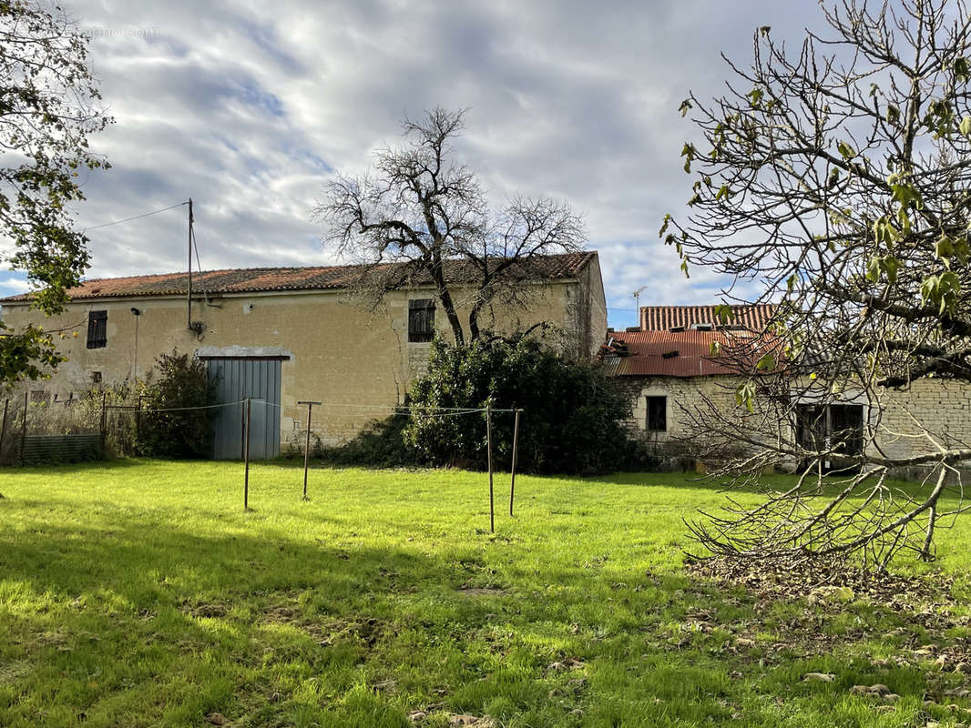 Maison à SURGERES