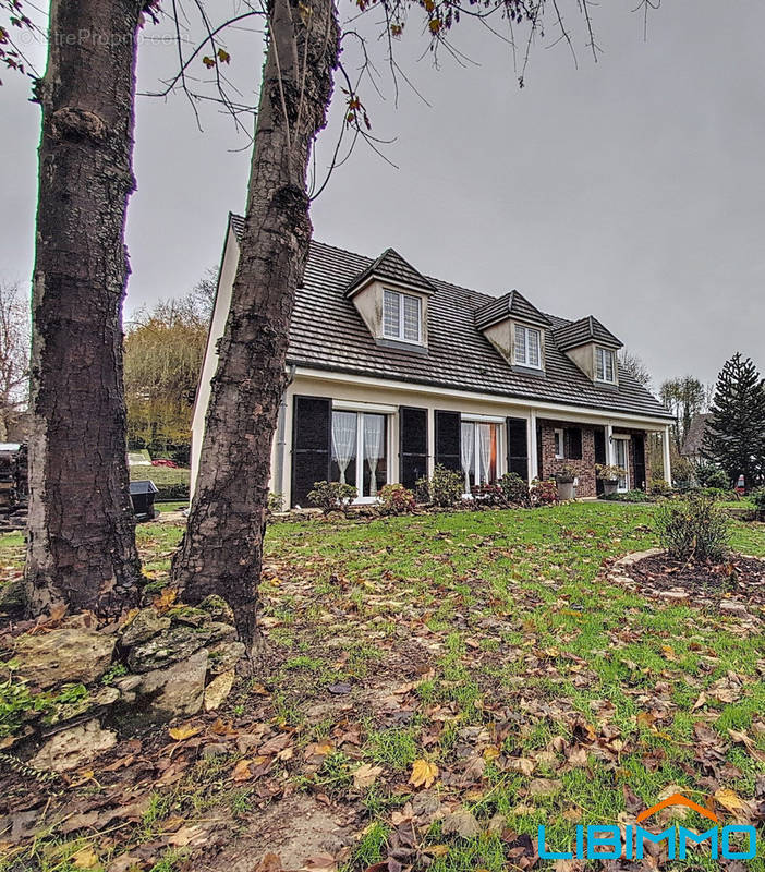 Maison à LONGUEIL-ANNEL