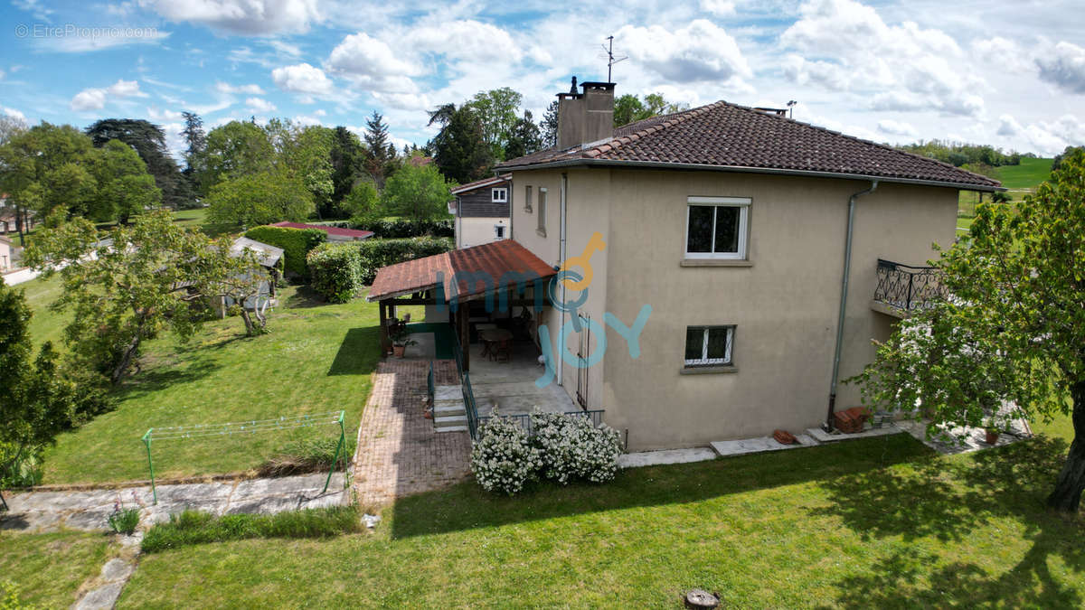 Maison à SAINTE-FOY-D&#039;AIGREFEUILLE