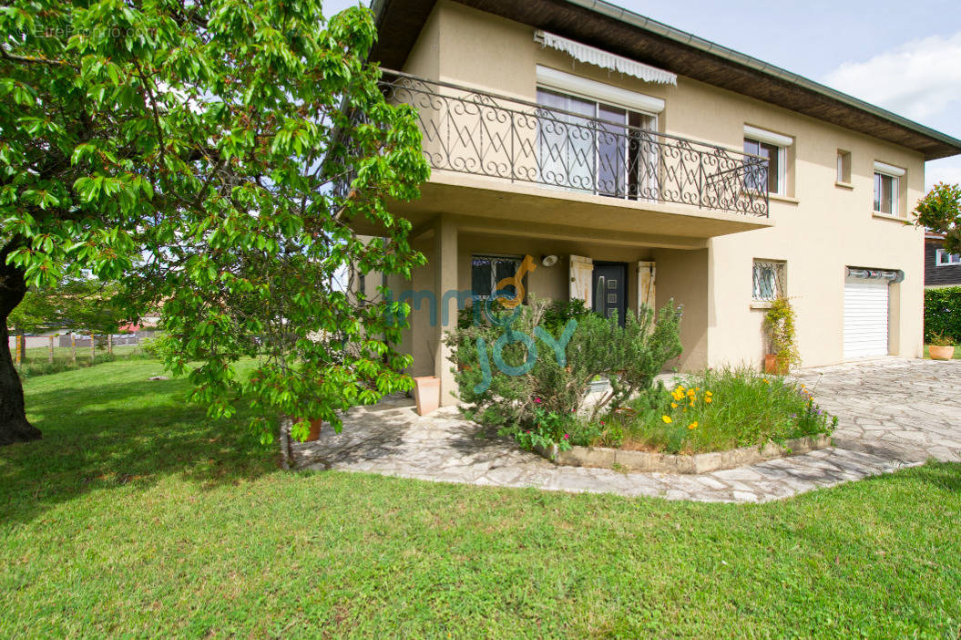 Maison à SAINTE-FOY-D&#039;AIGREFEUILLE