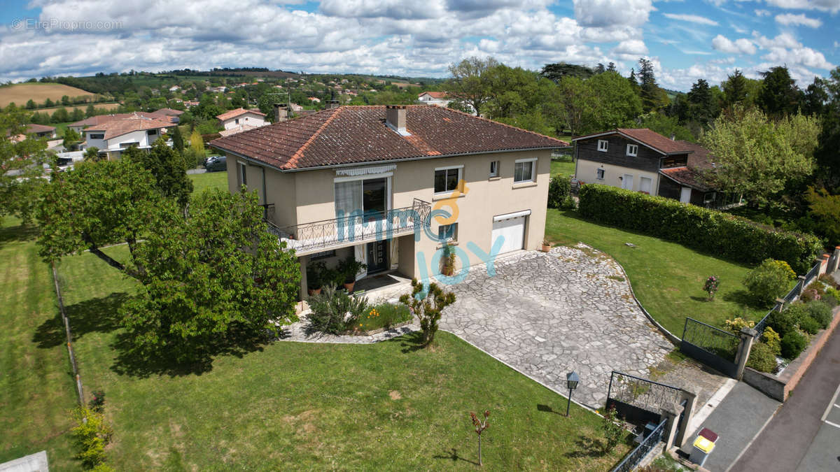 Maison à SAINTE-FOY-D&#039;AIGREFEUILLE