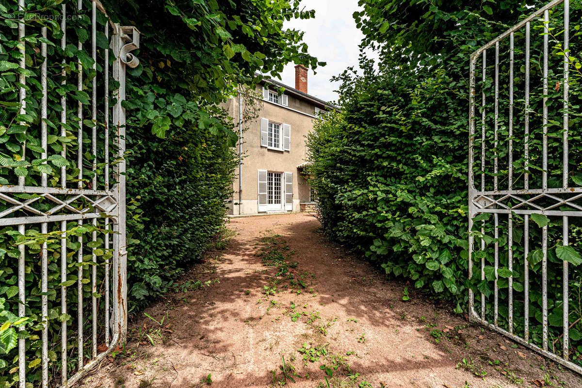 Maison à SAINT-DIDIER-SUR-CHALARONNE