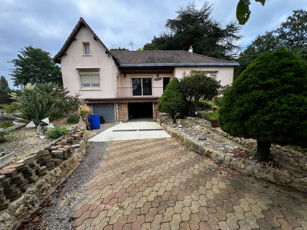 Maison à VOUNEUIL-SUR-VIENNE