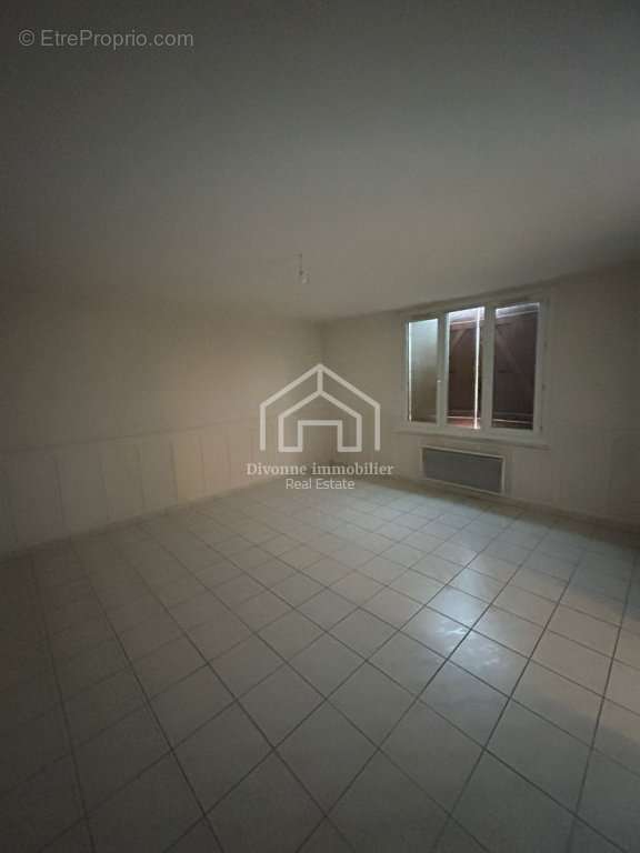 Appartement à CESSY