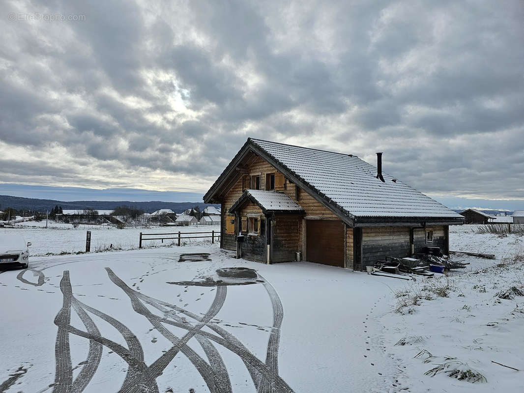 Maison à FRASNE