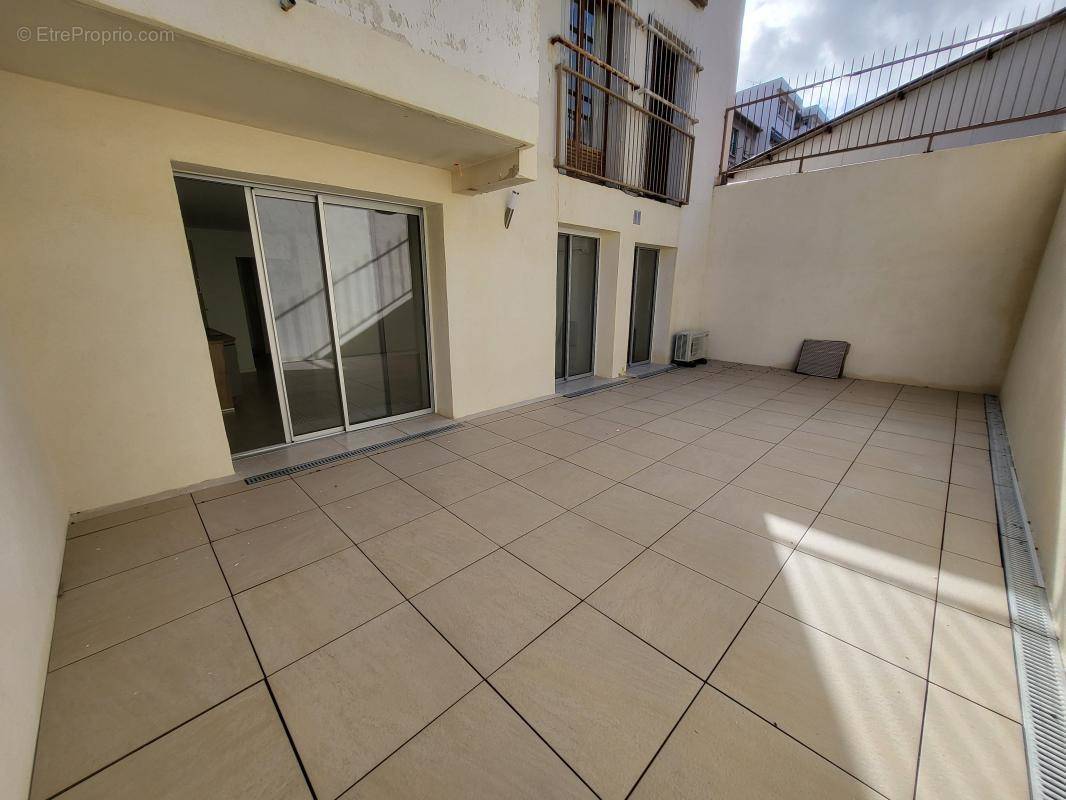 Appartement à MARSEILLE-5E