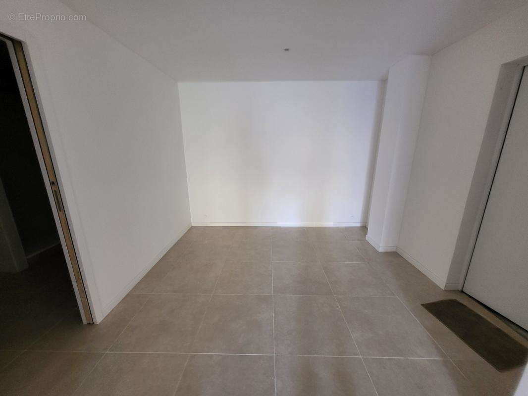 Appartement à MARSEILLE-5E