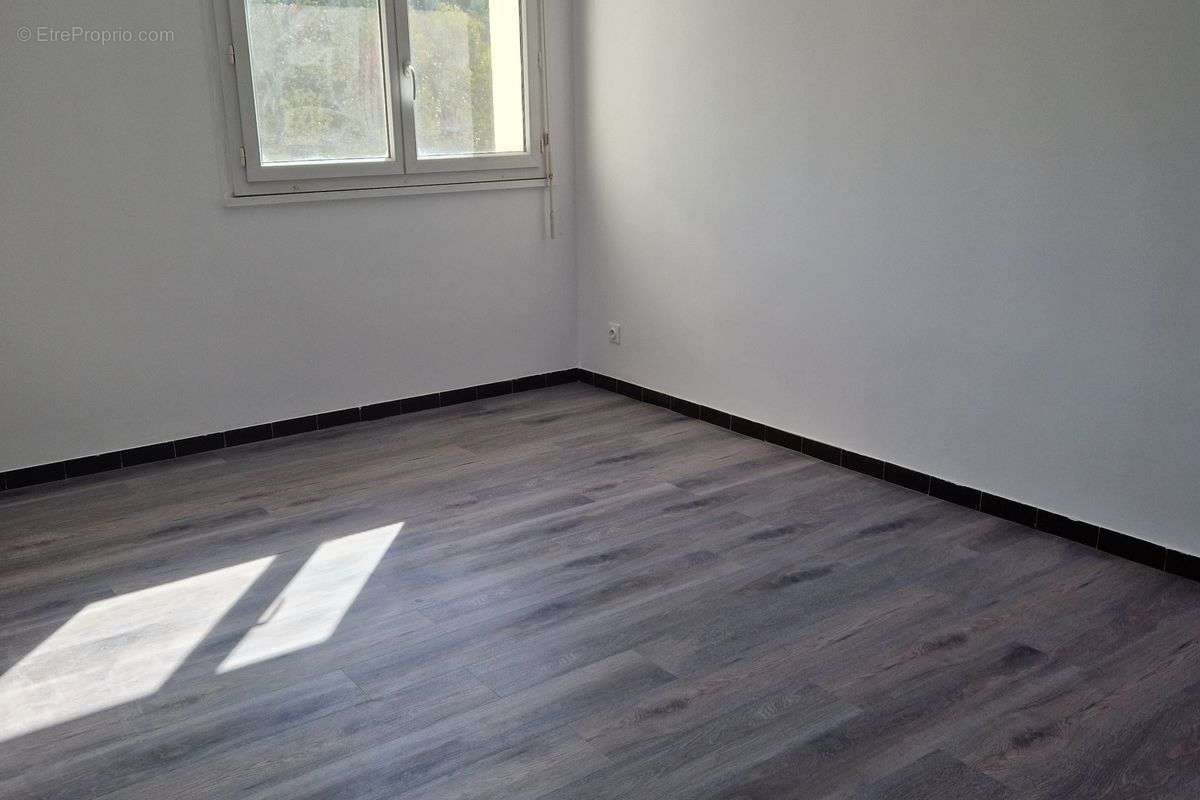 Appartement à MARSEILLE-11E