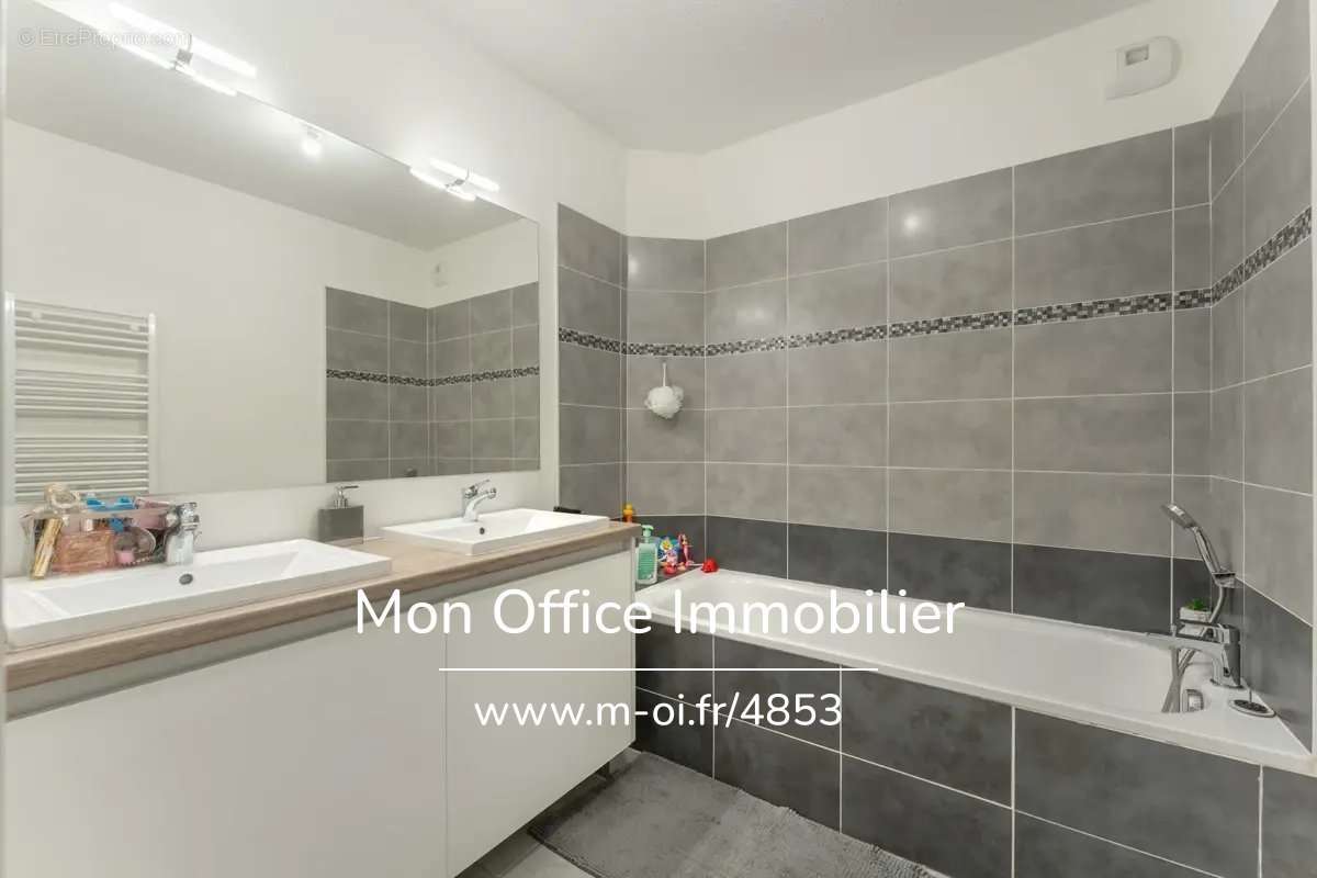 Appartement à MARSEILLE-11E