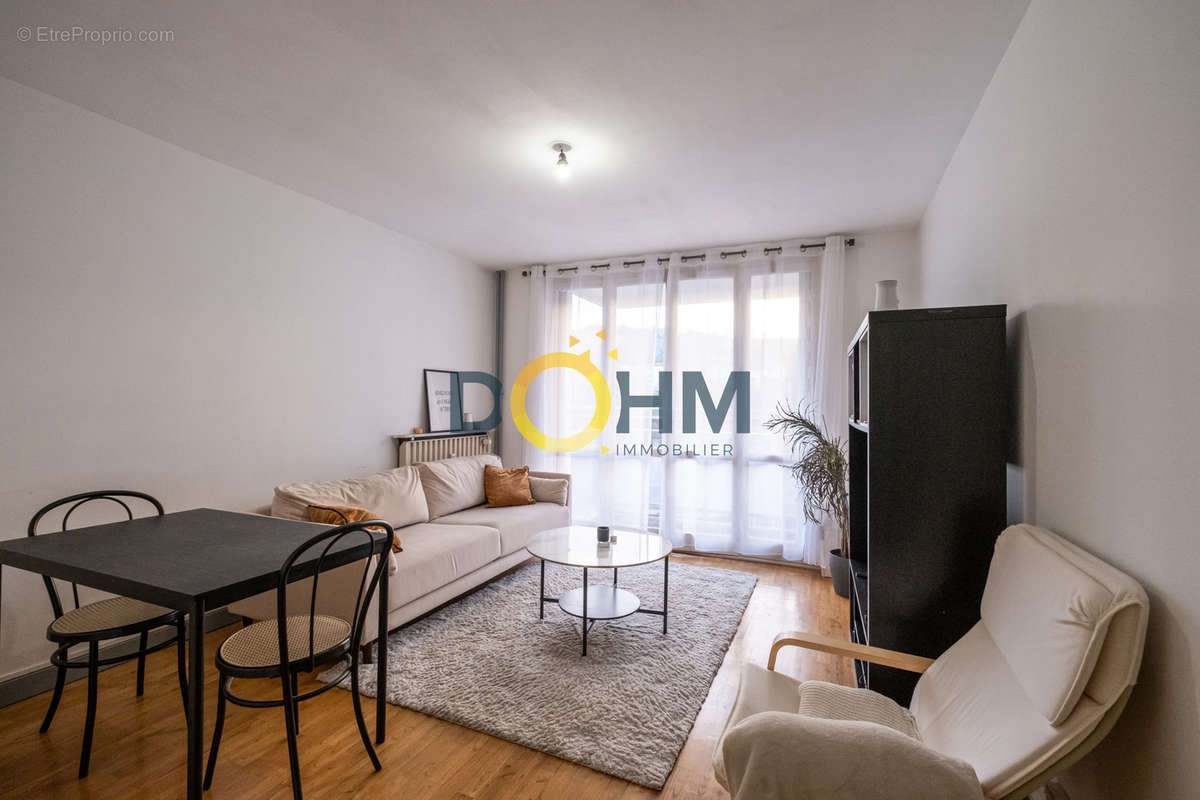 Appartement à SAINT-ETIENNE