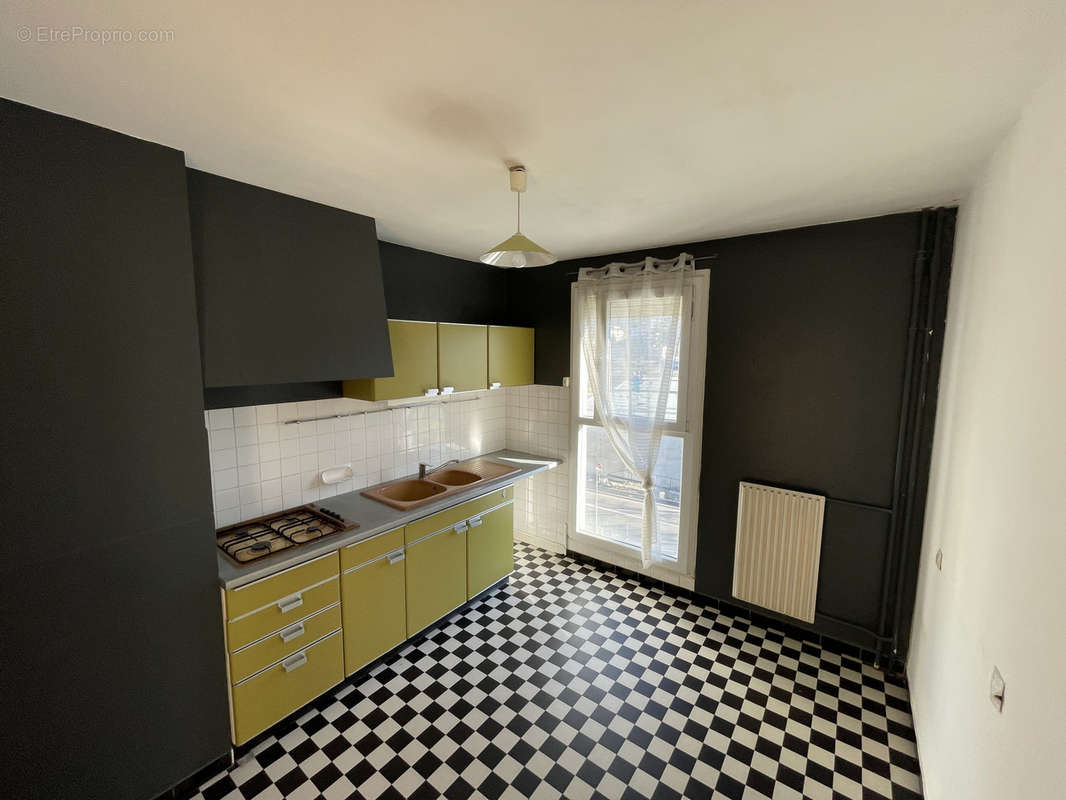 Appartement à SAINT-ETIENNE