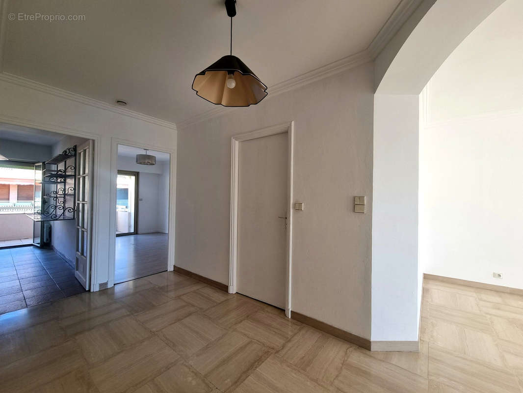 Appartement à VENCE