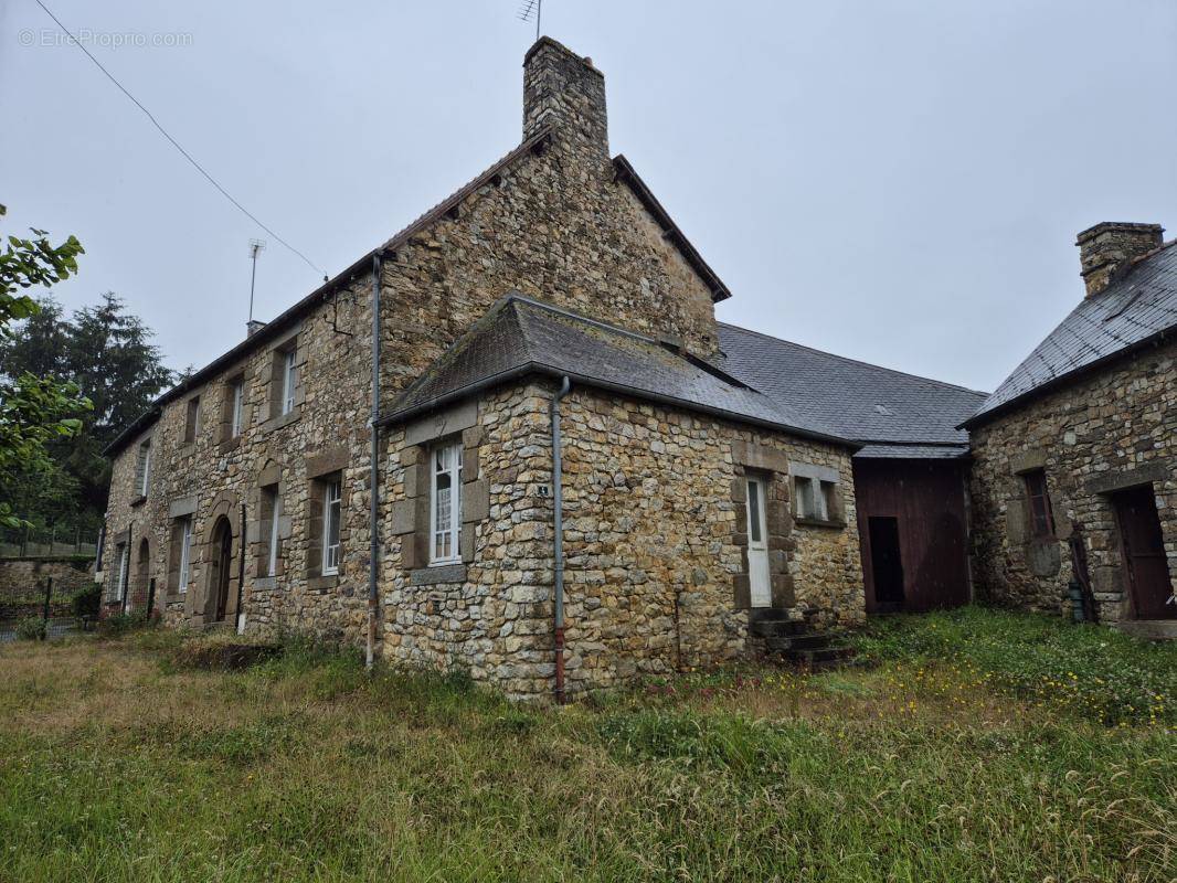 Maison à SAINT-GEORGES-DE-CHESNE