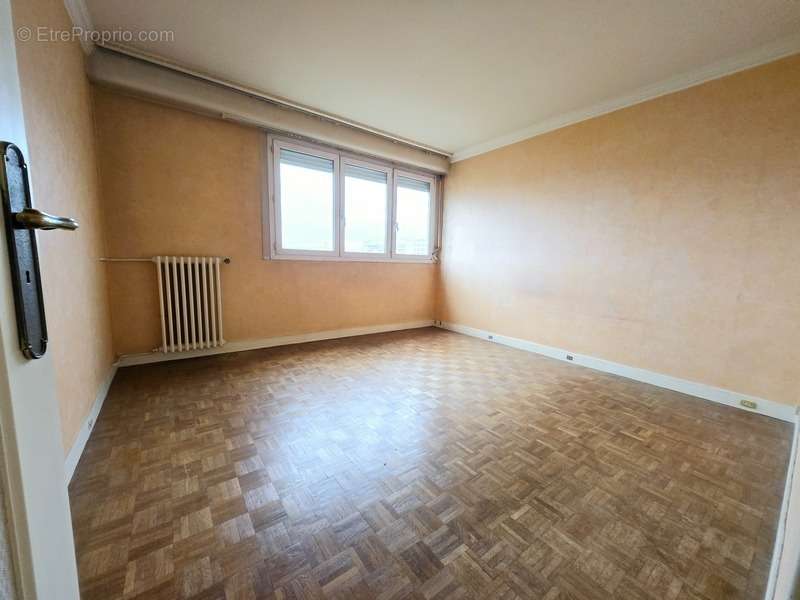 Appartement à MONTROUGE