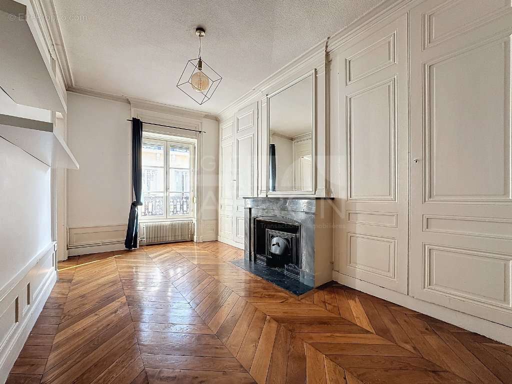 Appartement à LYON-1E