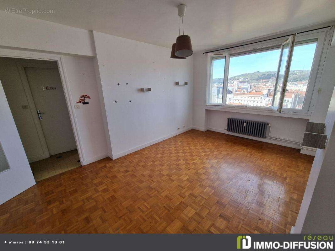 Appartement à SAINT-ETIENNE