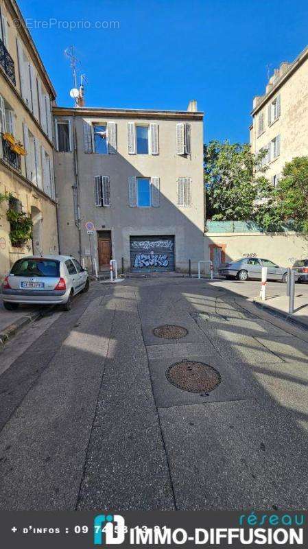 Parking à MARSEILLE-4E