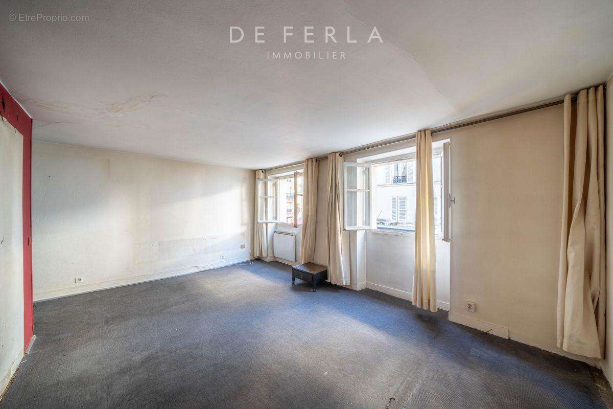 Appartement à PARIS-7E