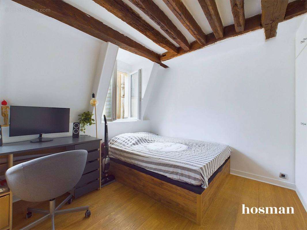 Appartement à PARIS-3E