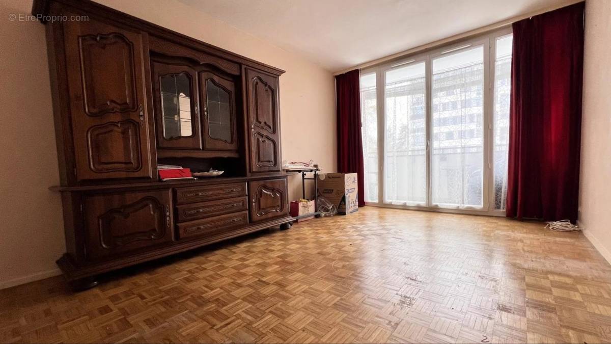 Appartement à LES CLAYES-SOUS-BOIS