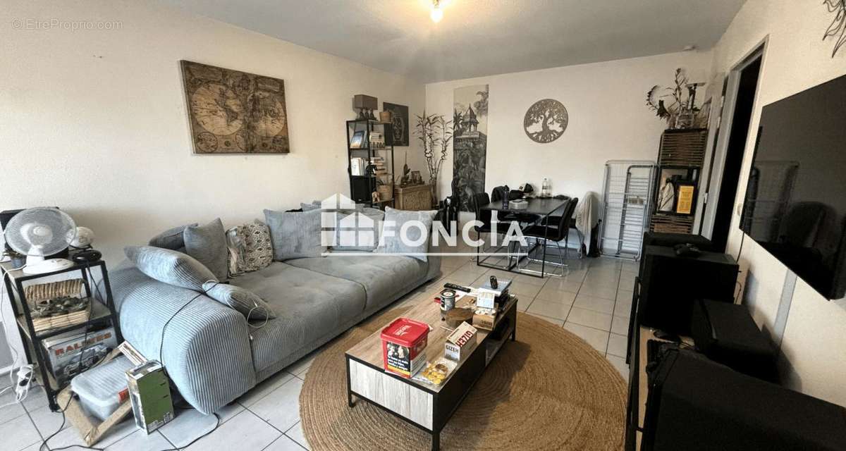 Appartement à ENTRAIGUES-SUR-LA-SORGUE