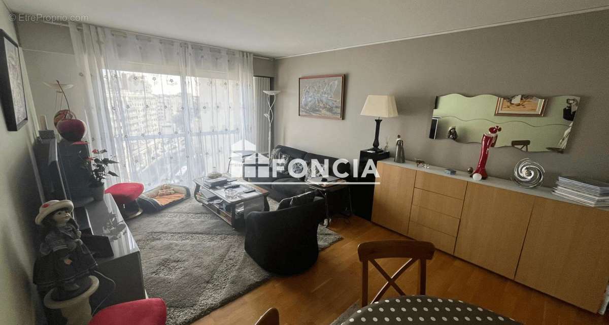 Appartement à BOURG-LA-REINE