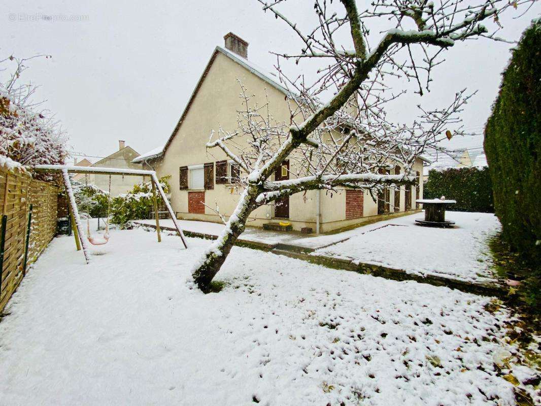 Maison à PRESLES