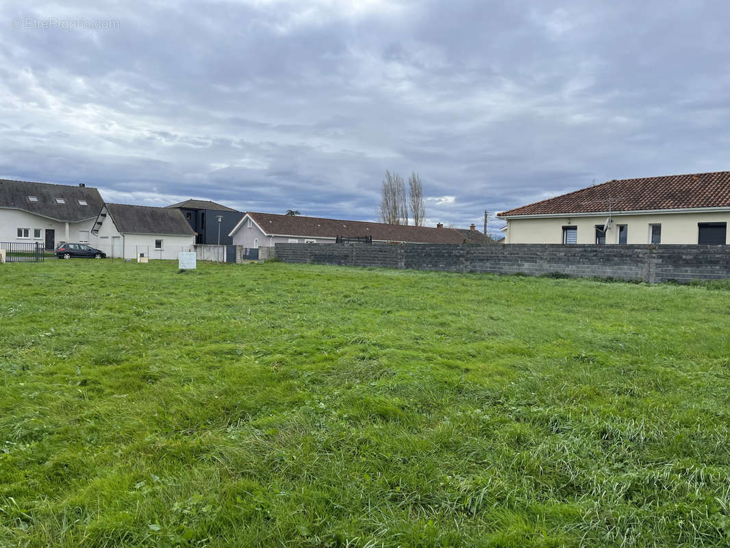 Terrain à BORDERES-SUR-L&#039;ECHEZ