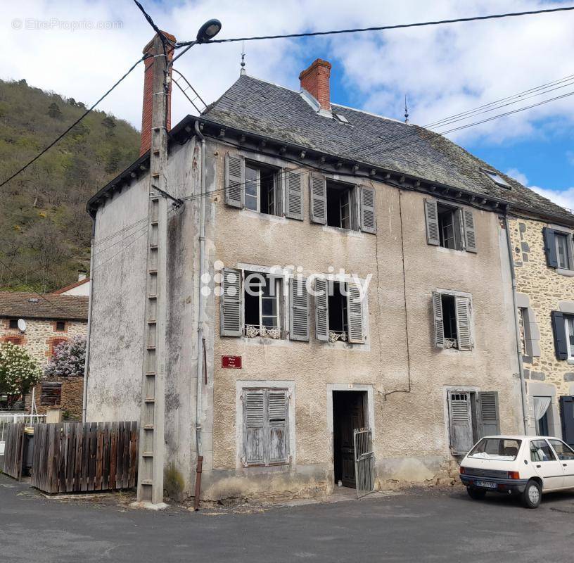 Maison à MASSIAC