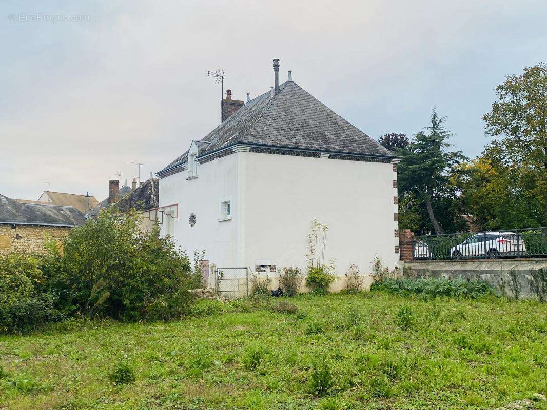 Maison à SAINT-GERMAIN-DE-LA-COUDRE