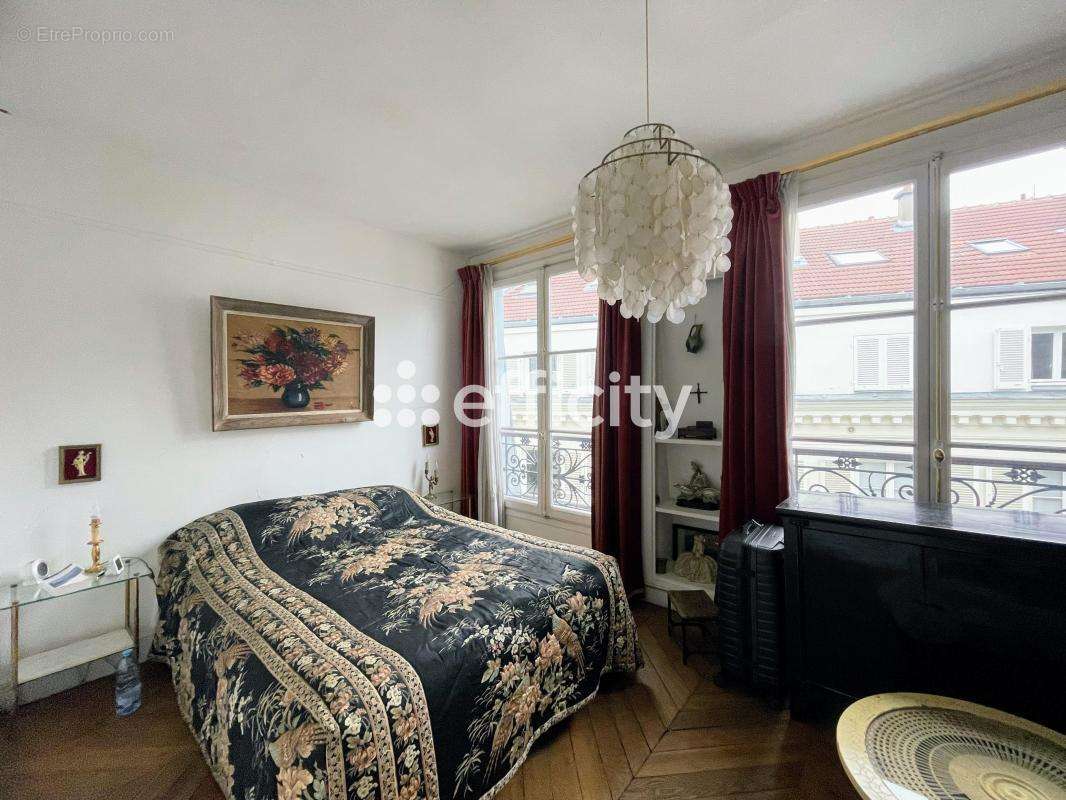 Appartement à PARIS-10E