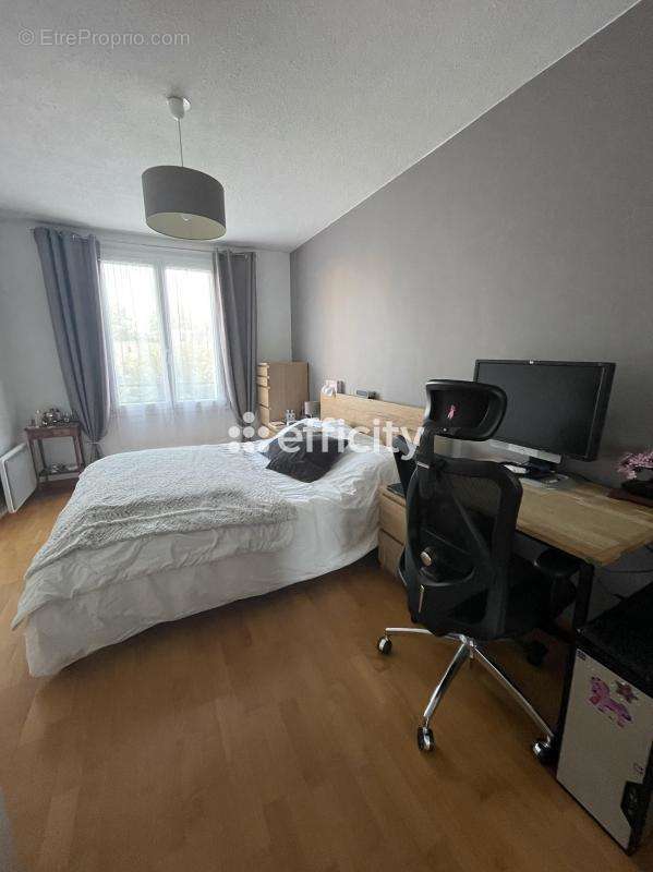 Appartement à MONTIGNY-LE-BRETONNEUX