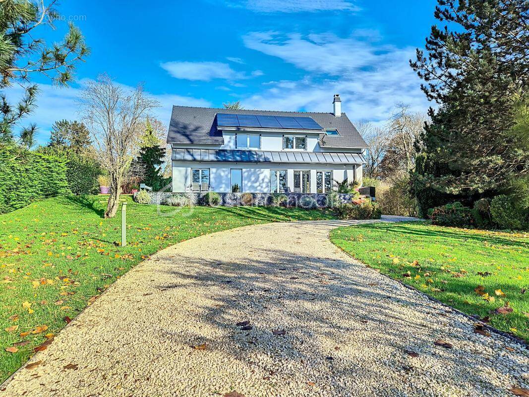 Maison à CHAUMES-EN-BRIE