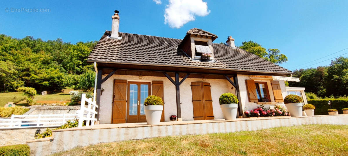 Maison à PARIGNY-LES-VAUX