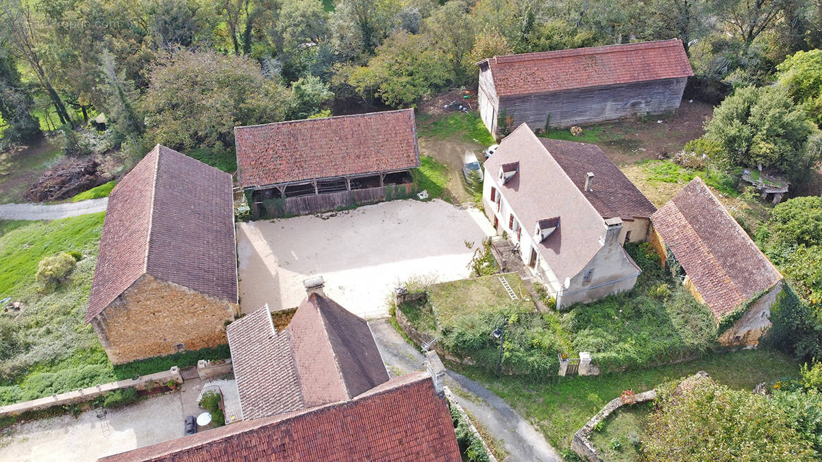 Maison à CENAC-ET-SAINT-JULIEN