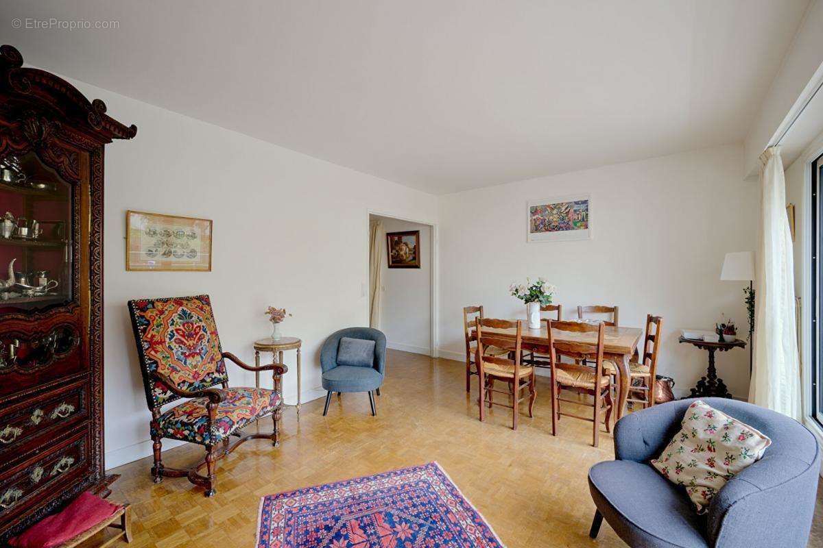 Appartement à LEVALLOIS-PERRET