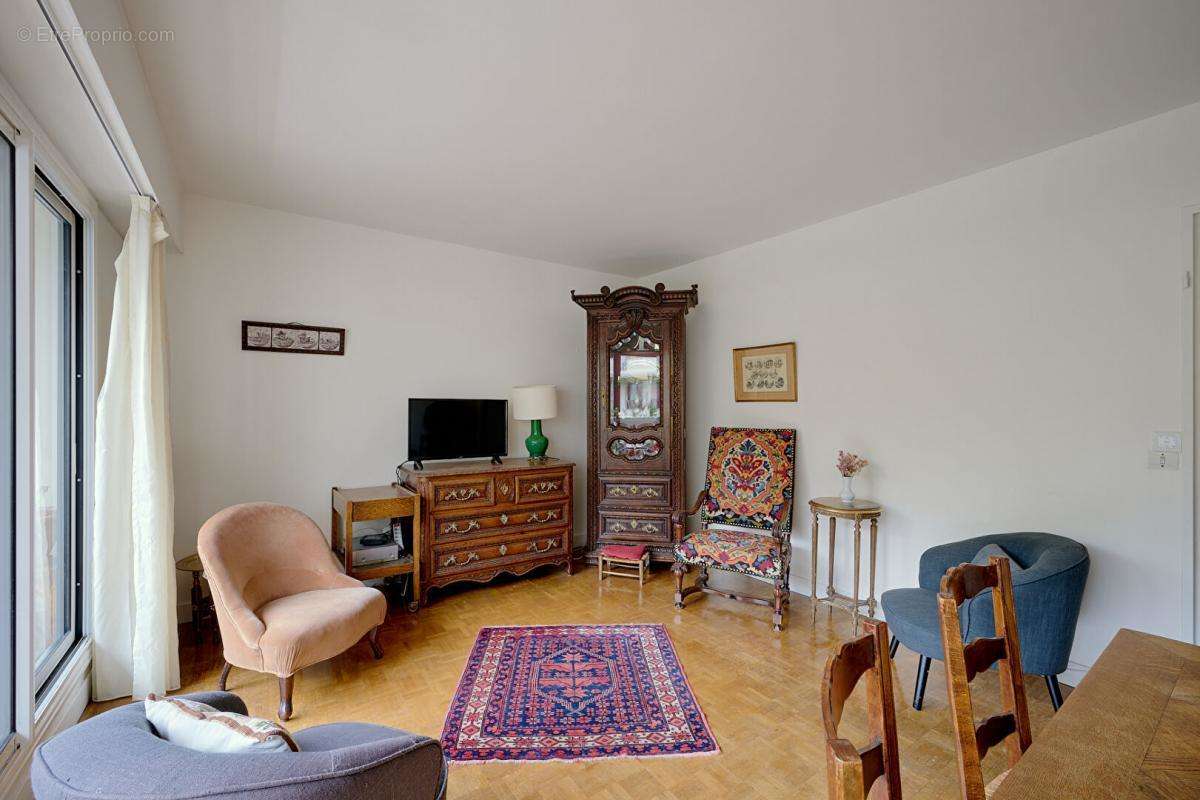 Appartement à LEVALLOIS-PERRET