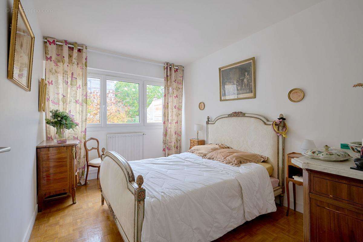 Appartement à LEVALLOIS-PERRET