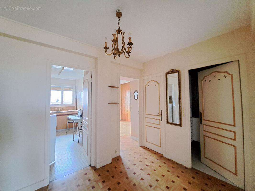 Appartement à MONTROUGE