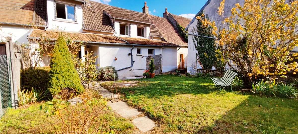 Maison à COSNE-COURS-SUR-LOIRE