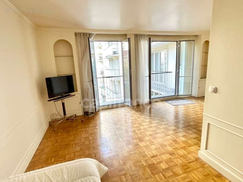 Appartement à PARIS-20E