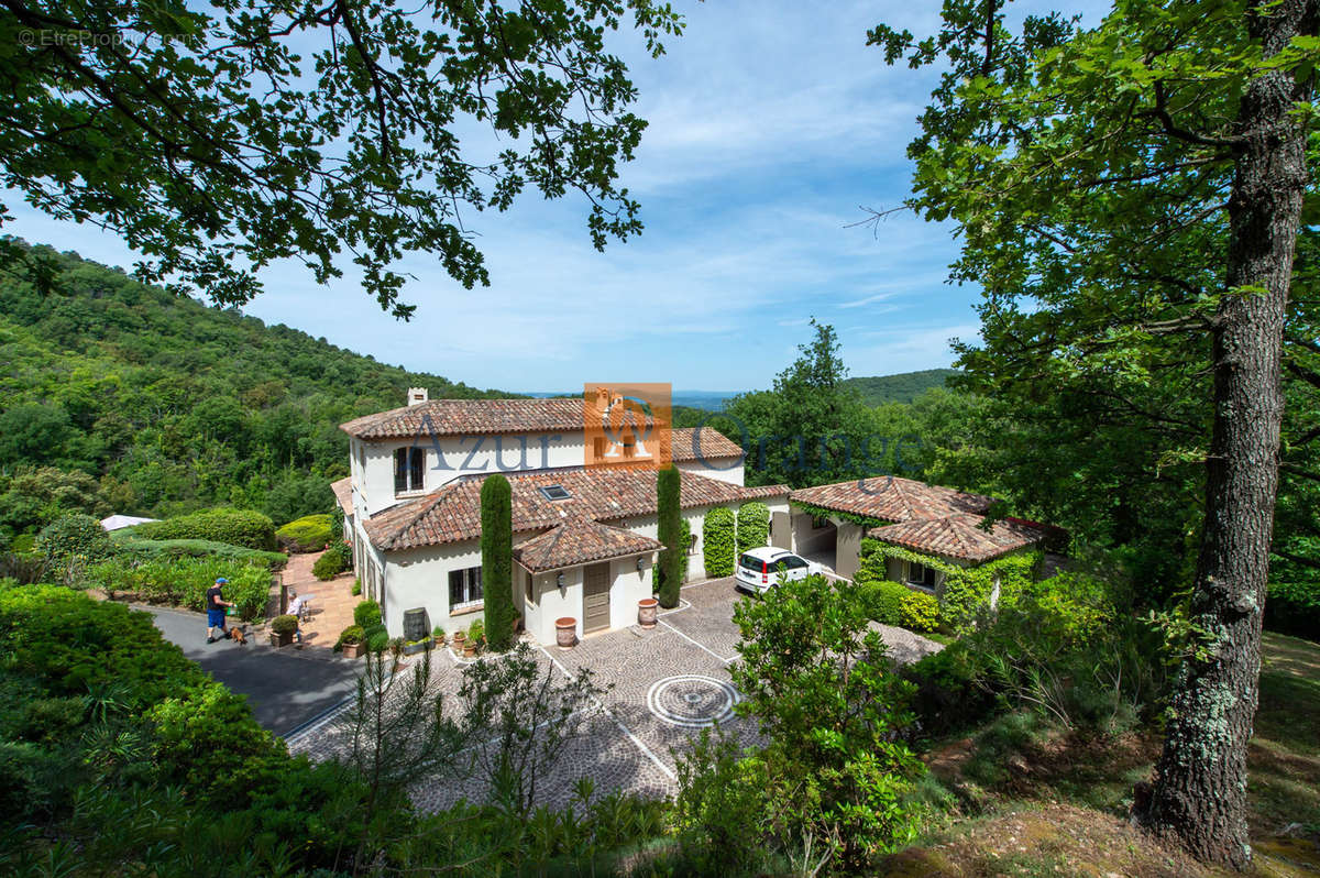 Maison à LA GARDE-FREINET