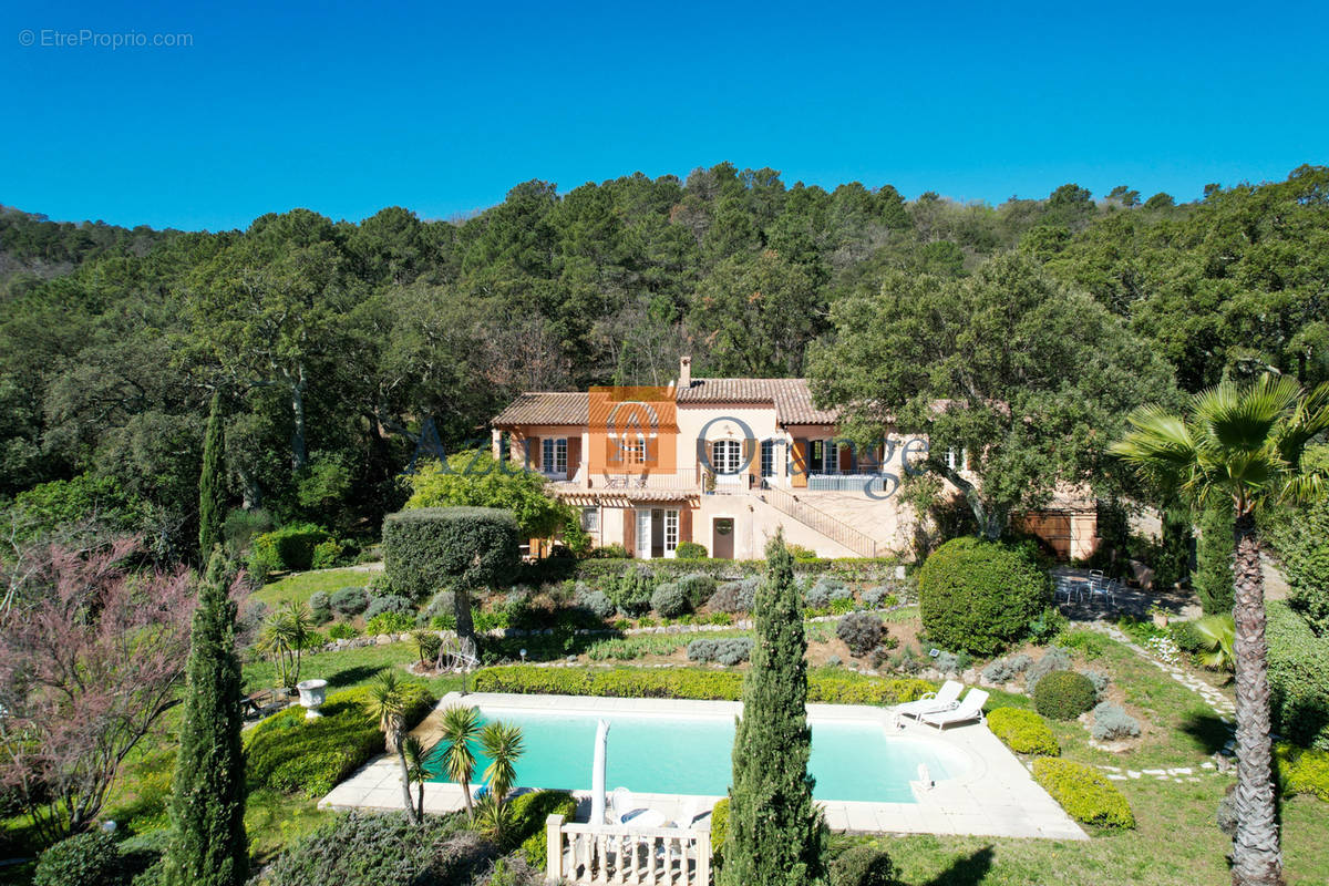 Maison à LA GARDE-FREINET