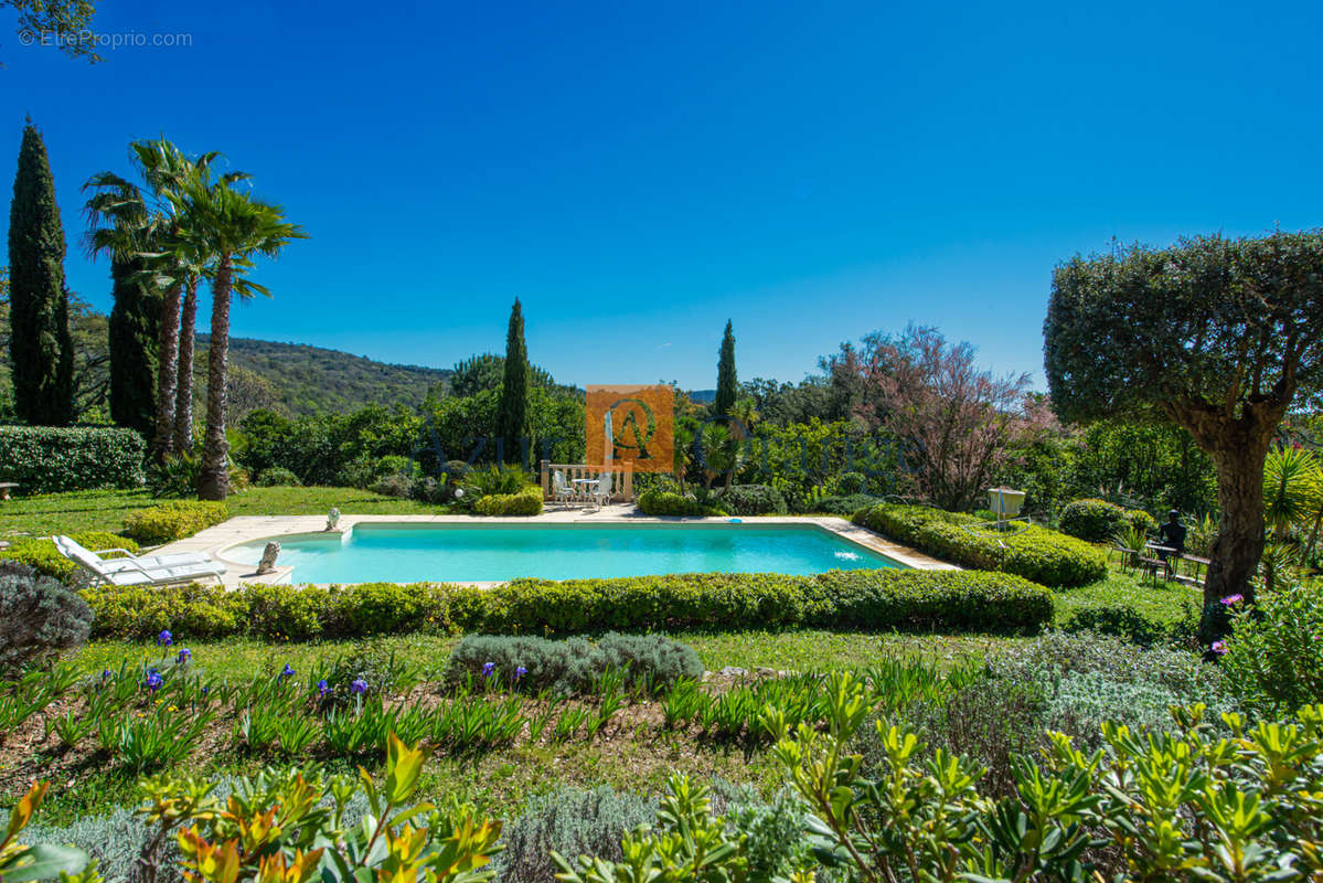 Maison à LA GARDE-FREINET