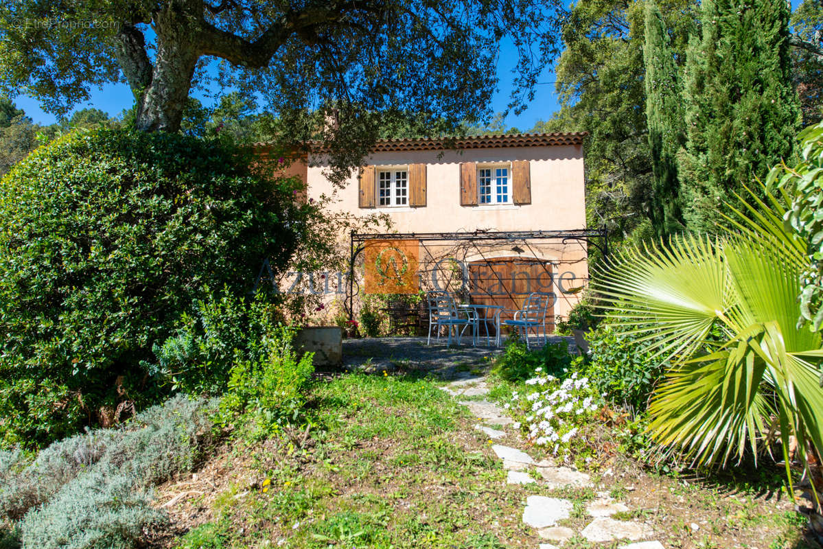 Maison à LA GARDE-FREINET