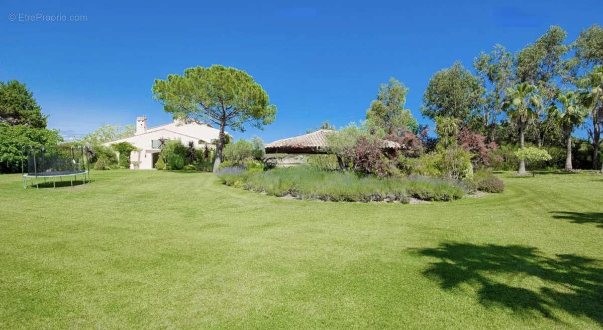 Maison à MOUGINS