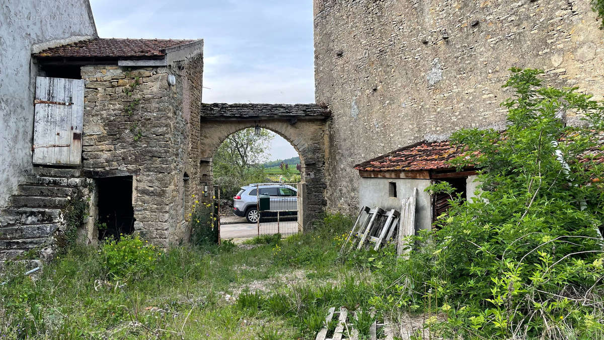 Maison à AVALLON