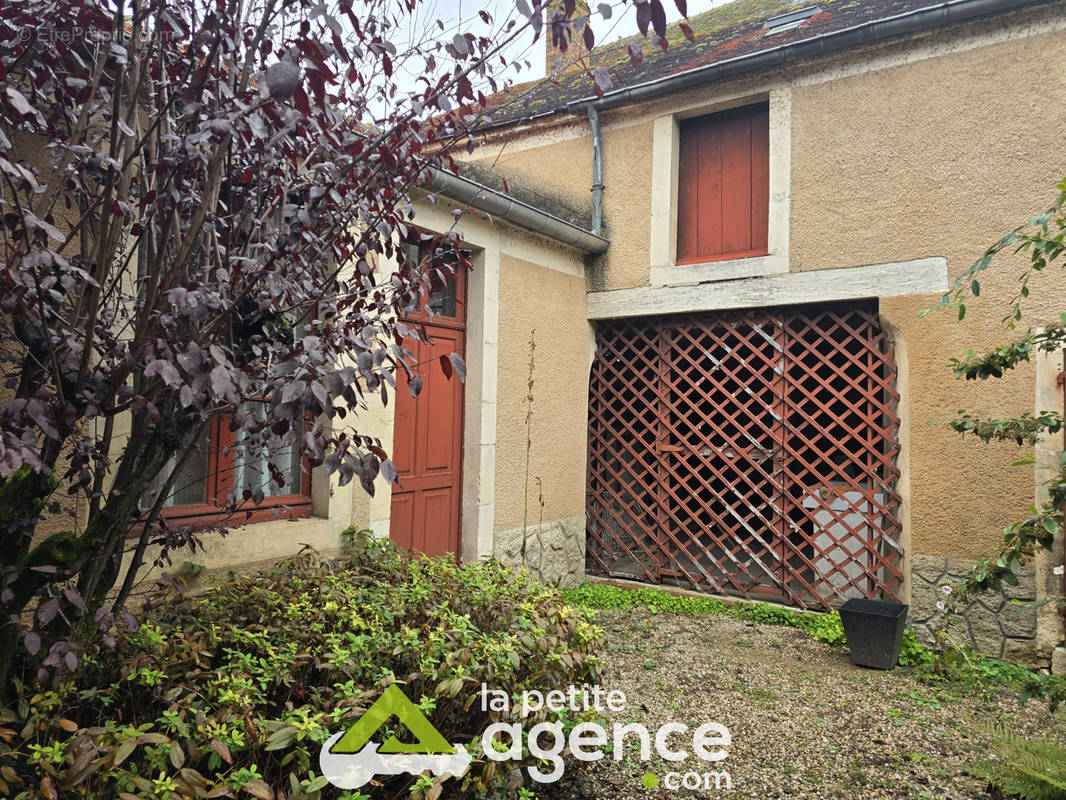 Maison à DUN-SUR-AURON